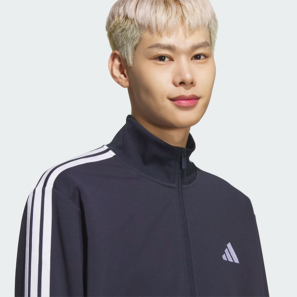 ADIDAS �g���b�N�g�b�v