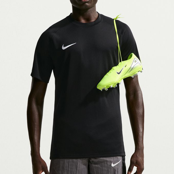 NIKE �p�[�N8