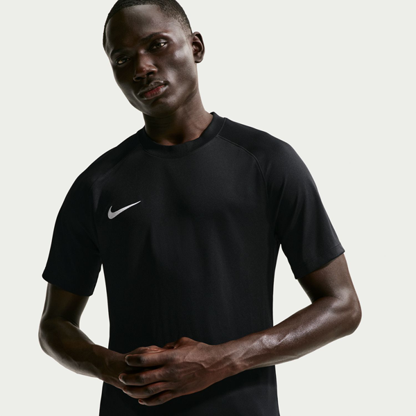 NIKE �p�[�N8